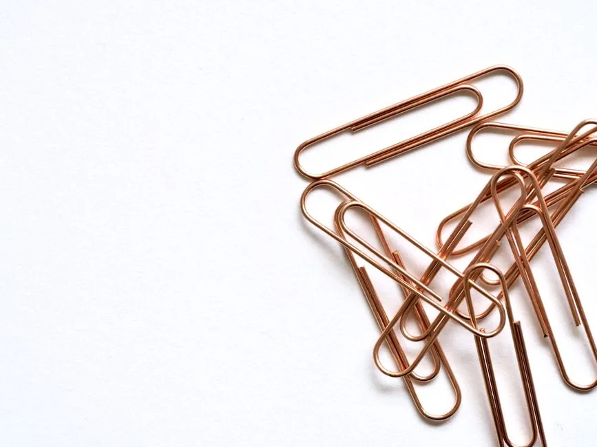 Charms de clip, colgantes y spacers: qué hace cada tipo en la pulsera